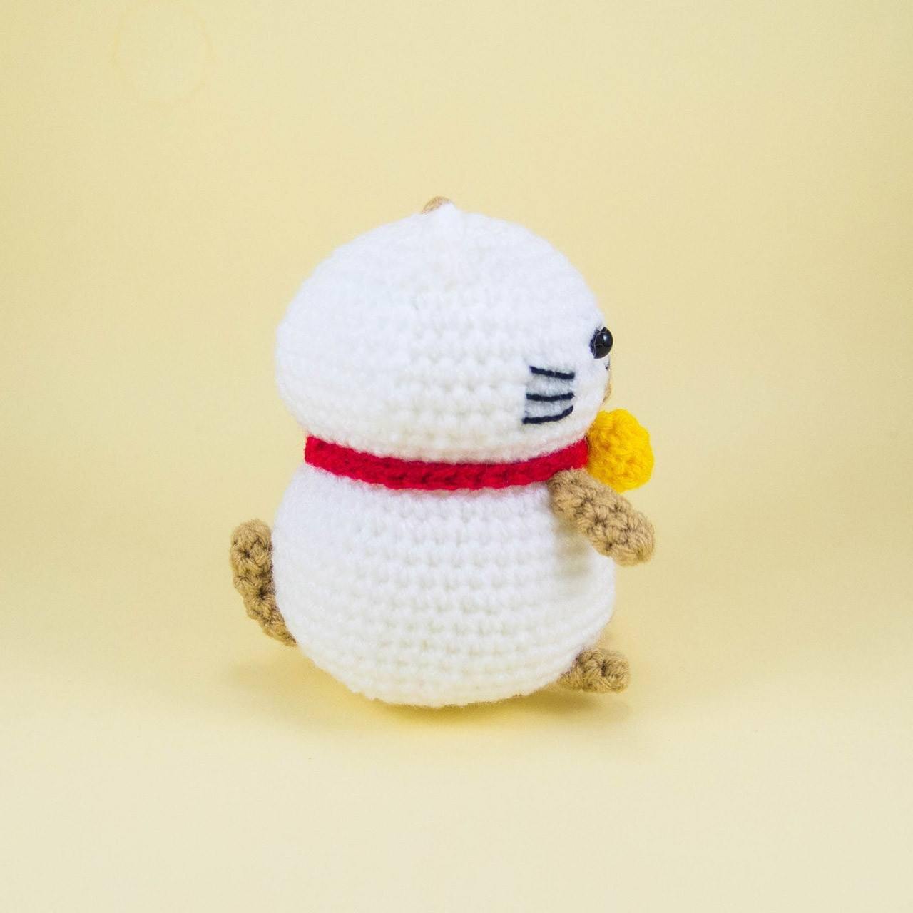 Amigurumi Meneki neko Crochet Side View