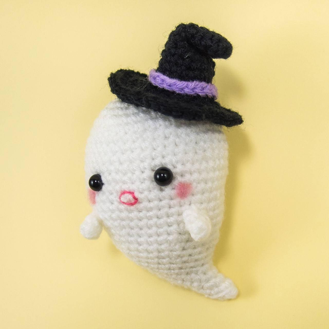 Right view of Ghost Amigurumi Pattern