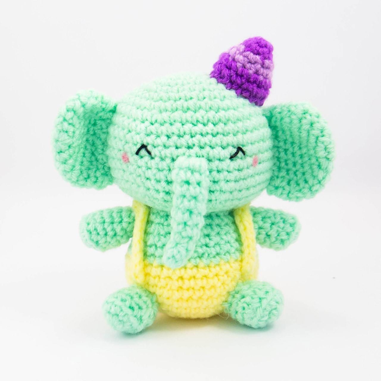 crochet elephant amigurumi