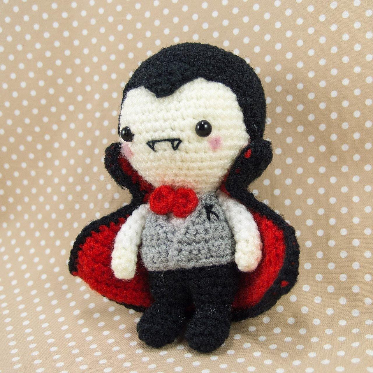 Vampire Crochet Toy for Halloween Ornament